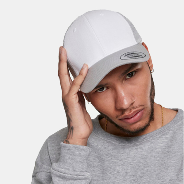 Gorra-Retro-Trucker-Colored-Front-Flexfit-ejemplo