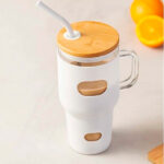 Tarro-de-cristal-con-funda-de-silicona-y-tapa-de-bambu-Namun