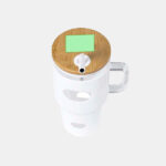 Tarro-de-cristal-con-funda-de-silicona-y-tapa-de-bambu-Namun